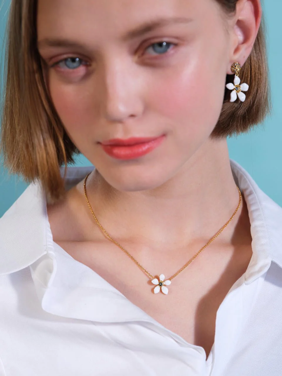 White ranunculus fine necklace | AQFN3031 - Image 2