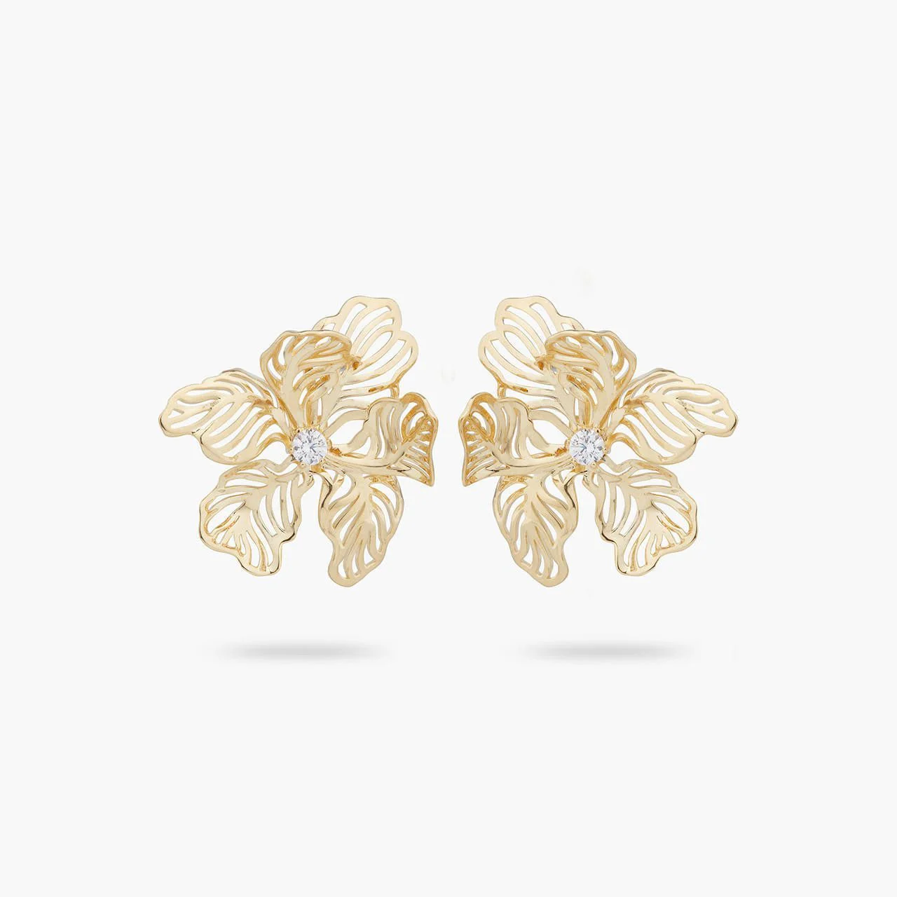 Openwork Petal Iris Earrings | ARNF1041