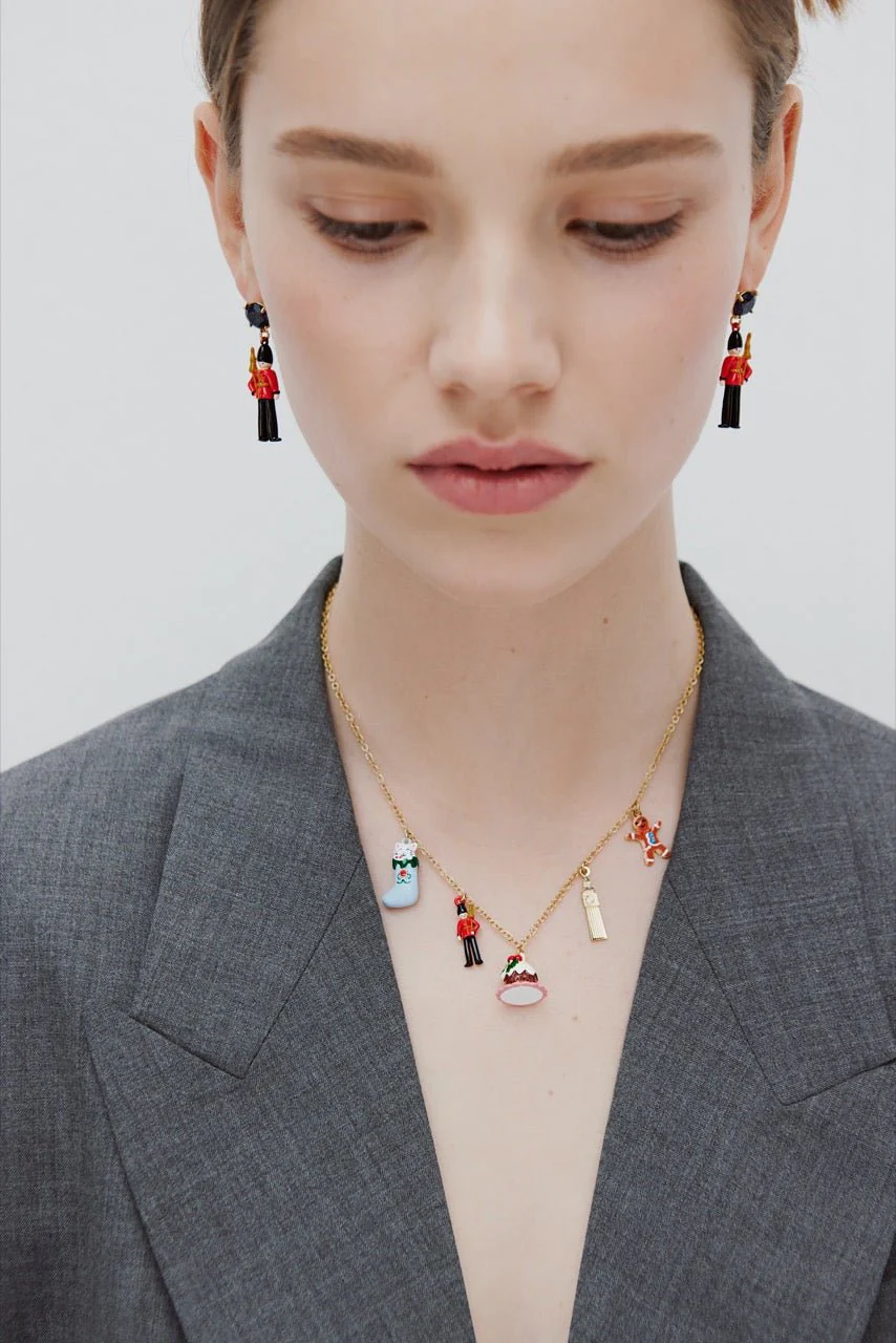 Earrings With Black And Red King'S Guards And Black Faceted Glass | AWWI1101 - Image 3