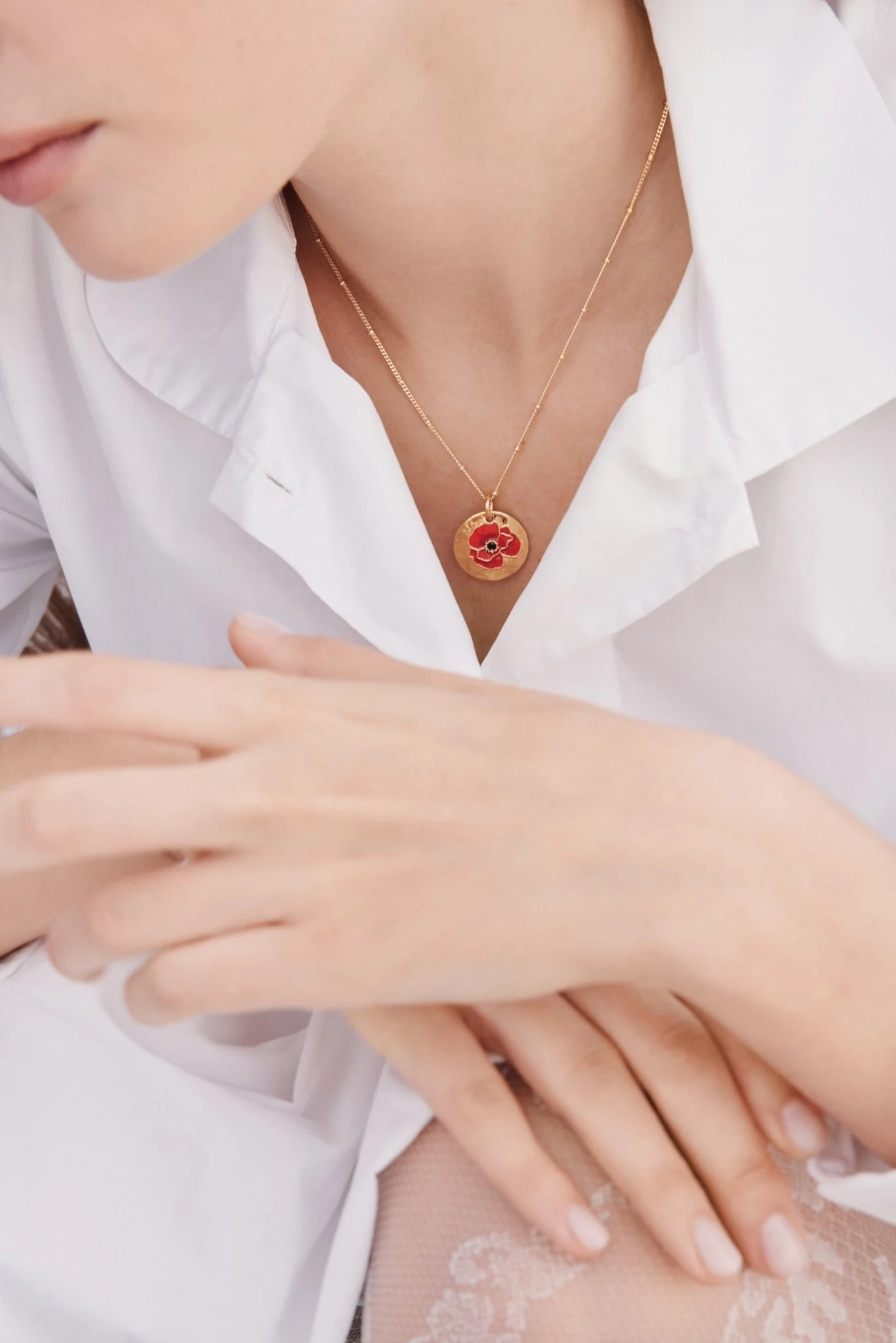 Pendant Necklace With Poppy On Gold Medallion | AXOC3011 - Image 4