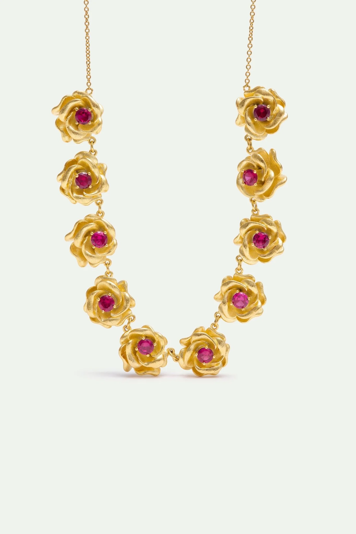 Necklace With Gold Mona Lisa Roses And Pink Stones | AXRF3011